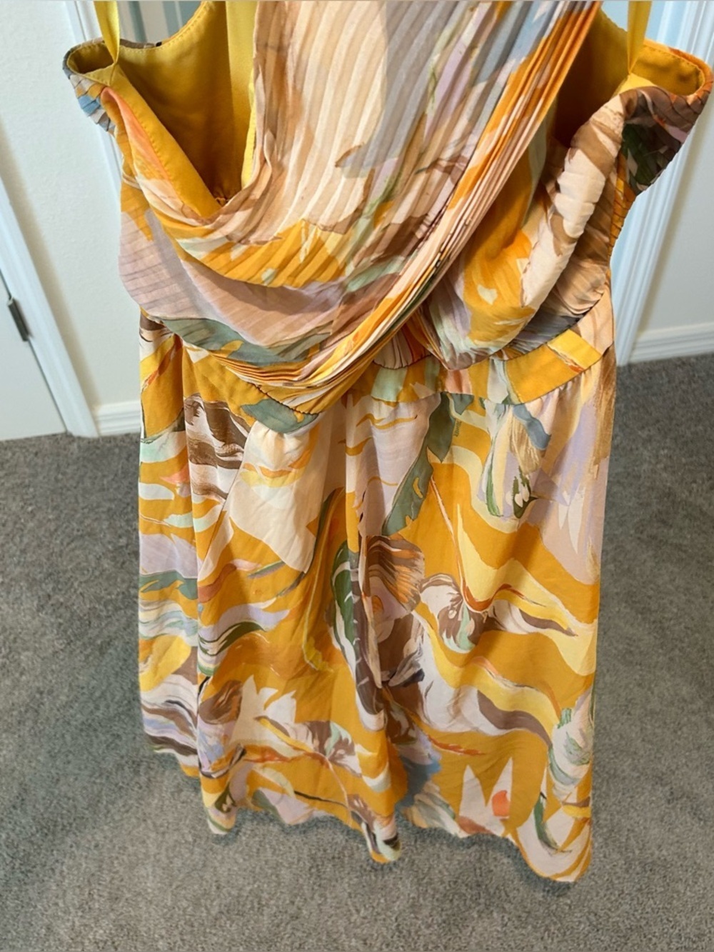 Ted Baker Ansa Pleated Dress
Yellow Floral Maxi Dress with Draped Bodice - Picture 12 of 13